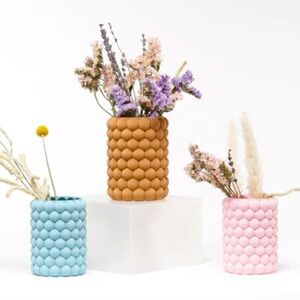 Fun vase by Kowafatcompany.